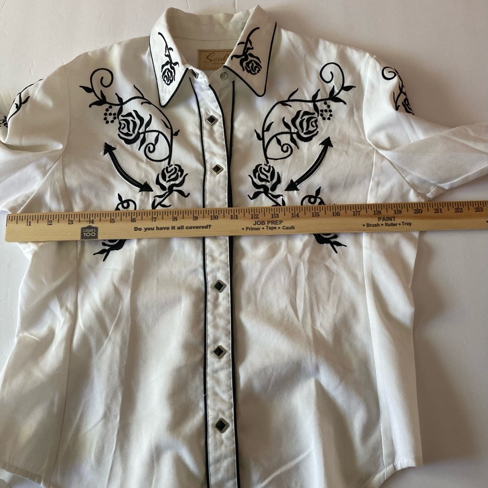 Scully SZ M Womens Western White and Black Embroidered with Roses Shirt - Picture 12 of 15